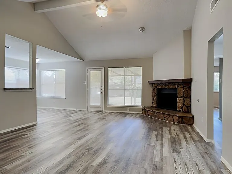 2509 Merrimac Dr — Photo 2