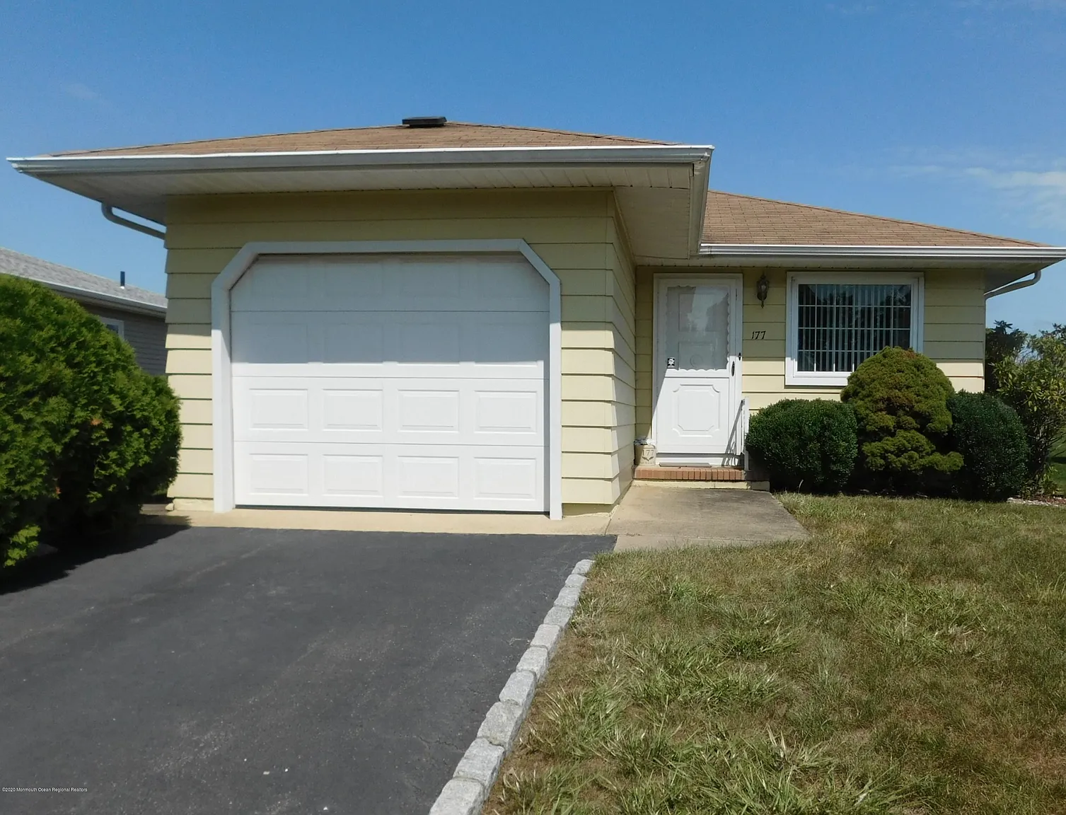 177 Port Royal Dr photo 1