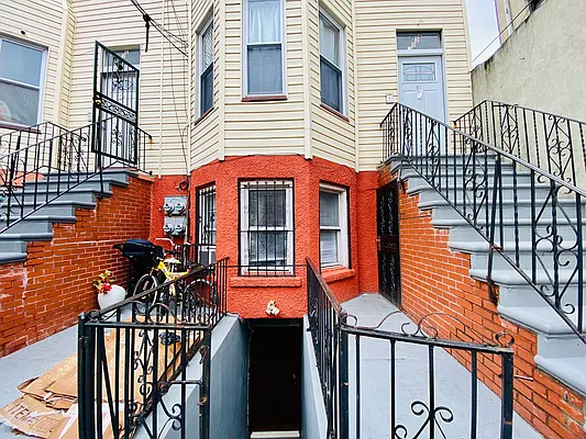 Rented by GROOME REALTY LLC | media 10