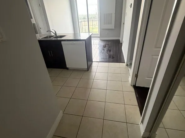 7405 Goreway Dr, Mississauga, ON