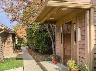 2058 Bent Trail Ct, Ann Arbor, MI 48108