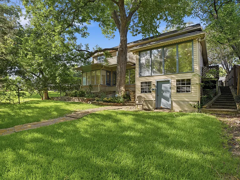 6815 Lyre Ln — Photo 15