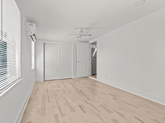 4th image of 36 SE 13th Ter