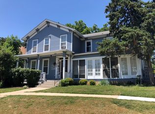 404 Mountain St APT 2W, Elgin, IL 60123