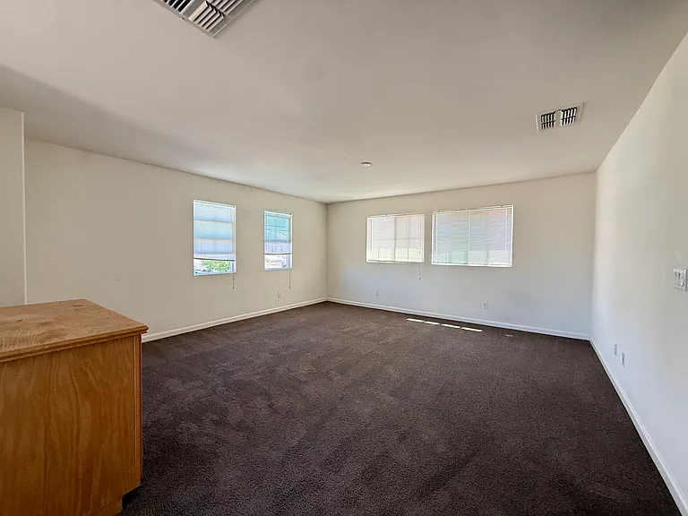 1372 Derby Ct — Photo 16