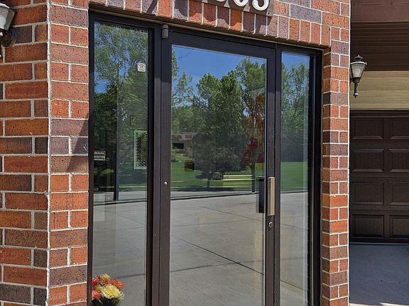 2nd image of 3305 Montreal St APT 303