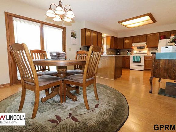 5th image of 821 W Chadderton Dr
