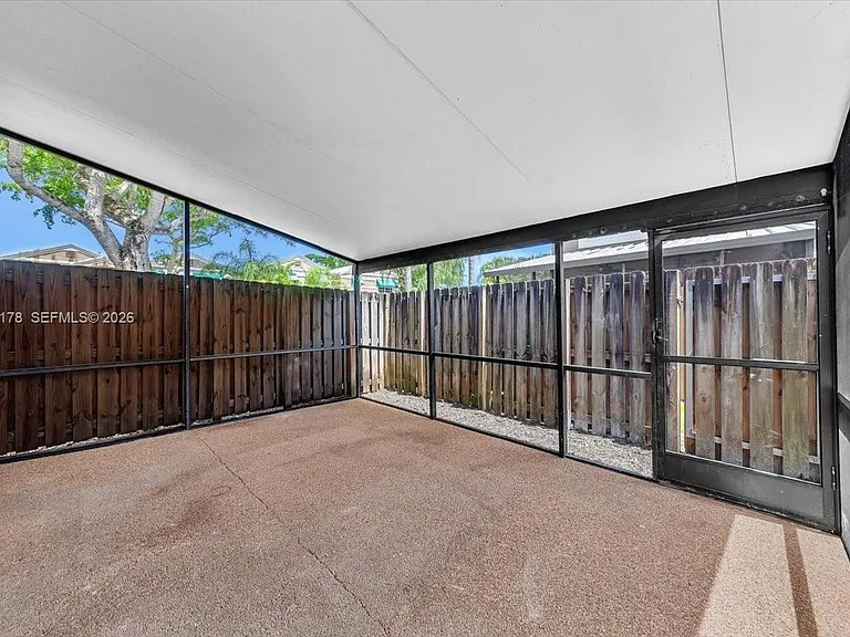 12370 SW 52nd St — Photo 47