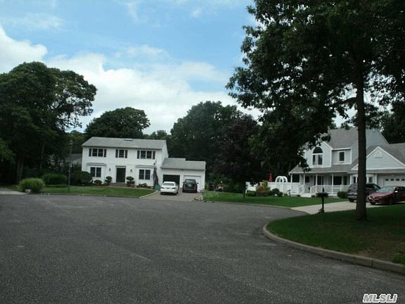 4th image of 225 Ronkonkoma Ave