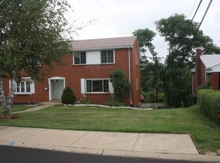 379 Macassar Dr, Pittsburgh, PA