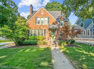 1052 Harding St, Plymouth, MI 48170