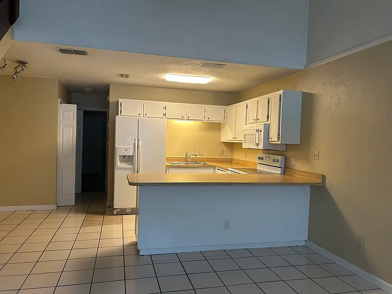 1131 Ocala Rd #1 — Photo 8
