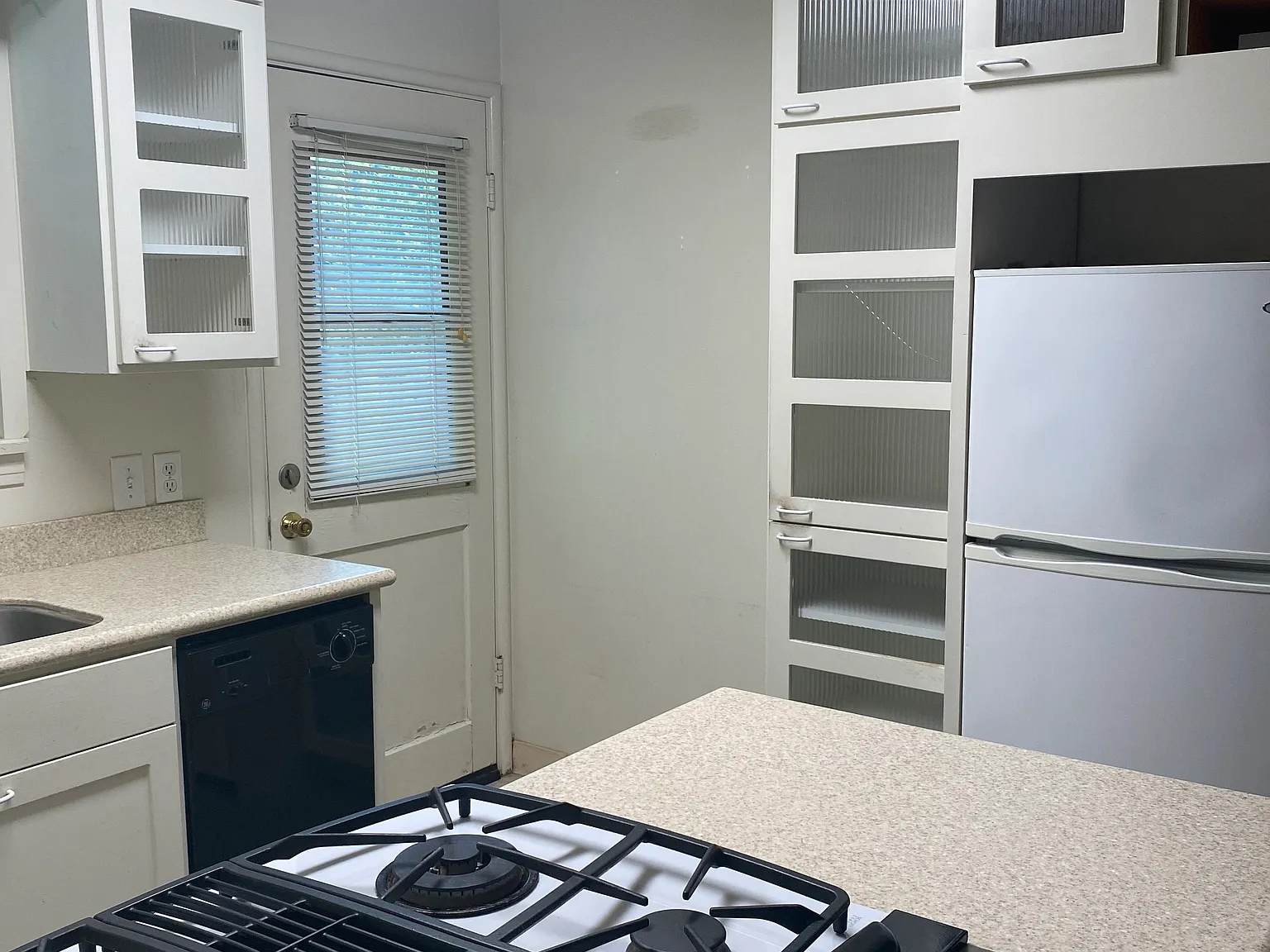 1 bed, 600 sqft, $2,600 — Photo 2