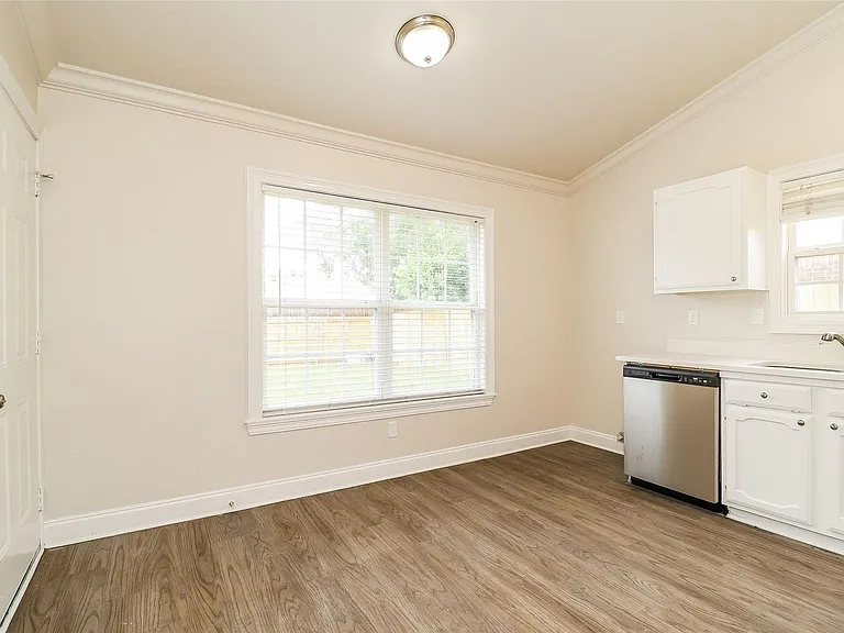 4204 Ireland Dr — Photo 6