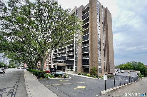 44 Strawberry Hill Ave Photo 1
