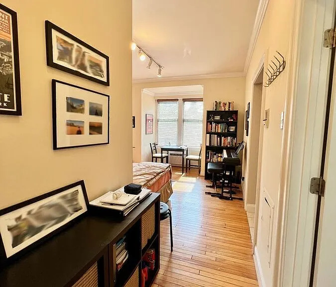 1901 16th St NW #204 — Photo 3