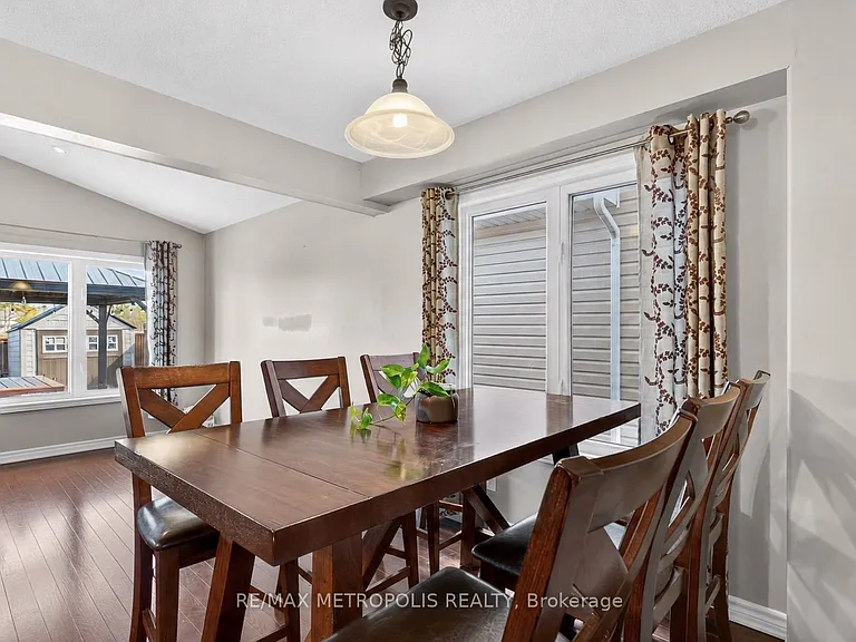 1276 Atkinson St — Photo 5