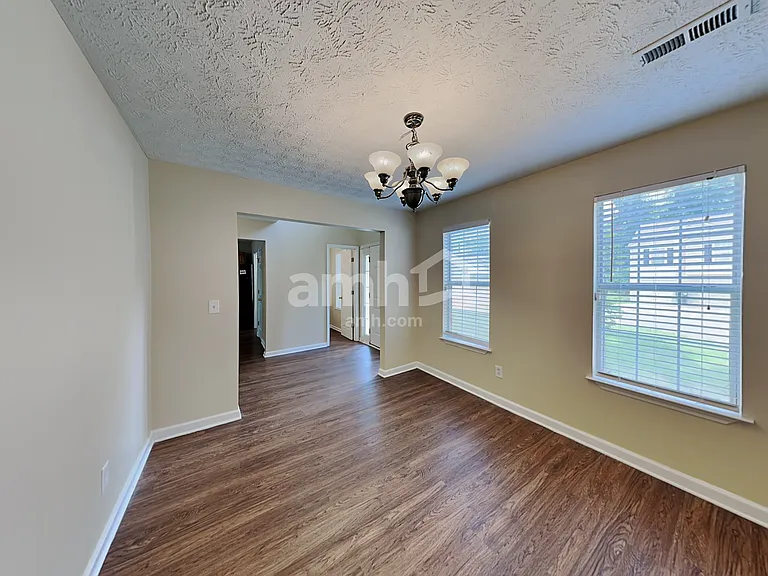 7114 Hillcrest Chase Dr — Photo 5