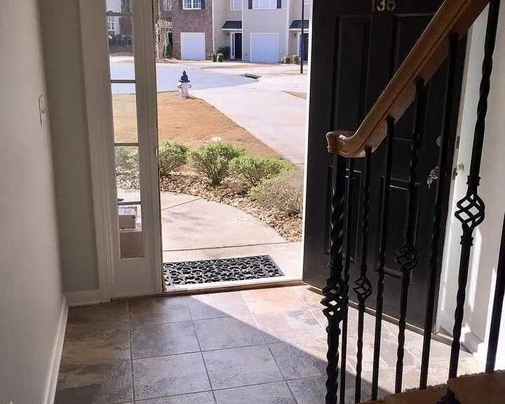 138 Creekwood Dr — Photo 2