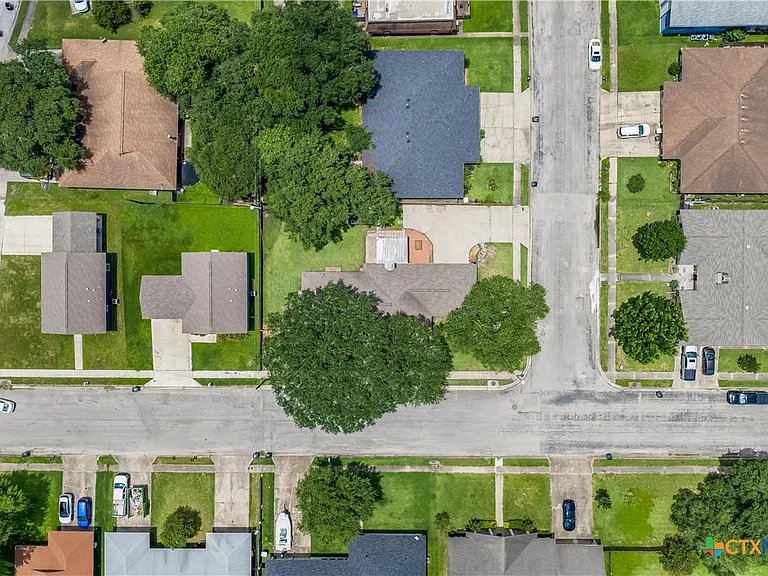 608 Rosewood Dr — Photo 41