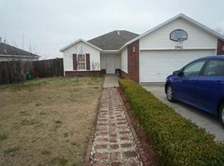 1542 Pioneer St, Springdale, AR 72764