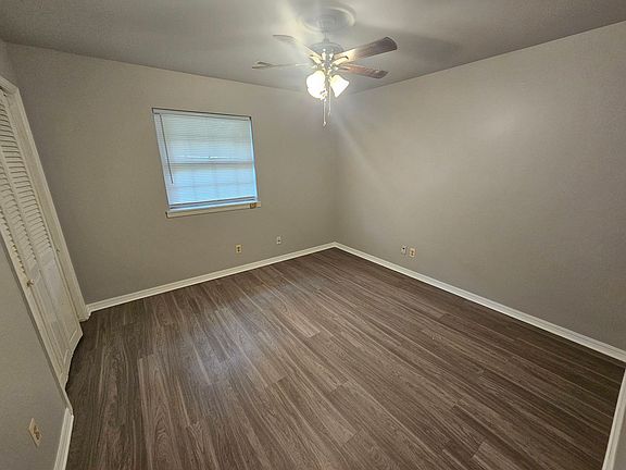 5th image of 1022 W Bel Air Dr