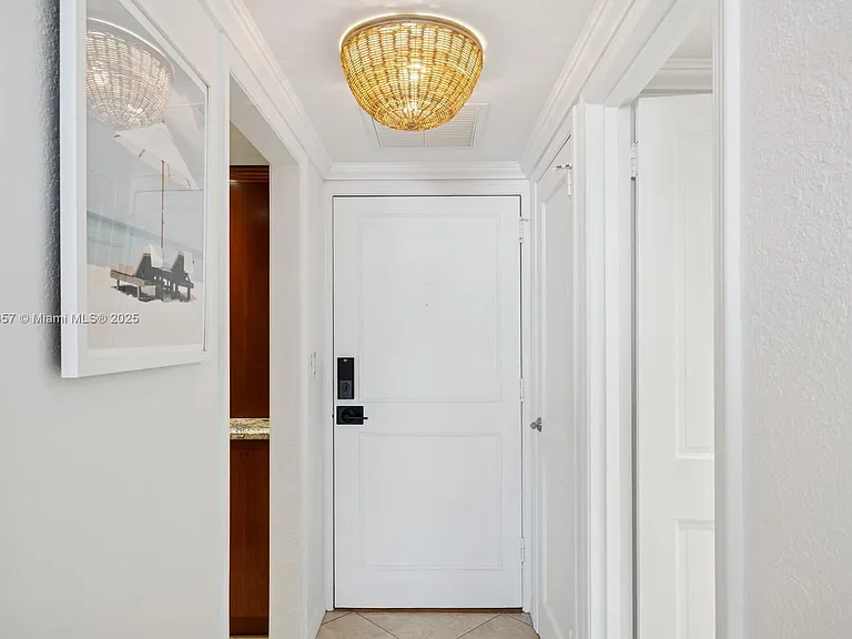 2899 Collins Ave #1025 — Photo 11