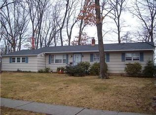 25 Rolling Rd, East Brunswick, NJ 08816