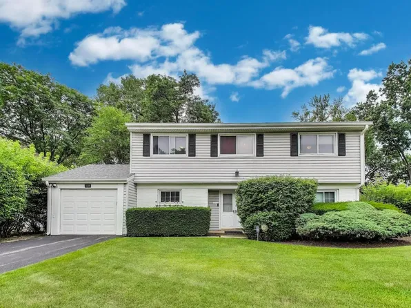 1519 Dartmouth Ln, Deerfield, IL 60015