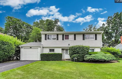 1519 Dartmouth Ln Photo 1