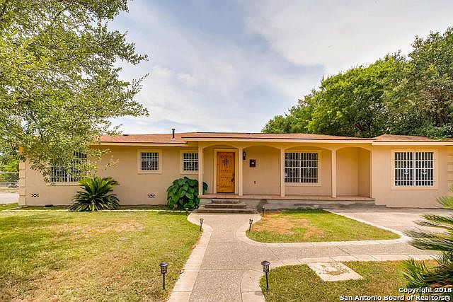 1st image of 402 Senisa Dr