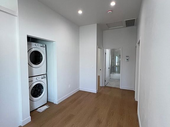 5th image of 15932 W Mayall St