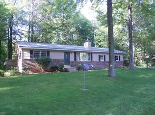 560 W Spruce Rd, Sanford, MI 48657