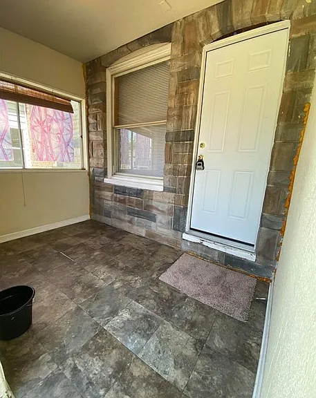 538 Maude Ave — Photo 7