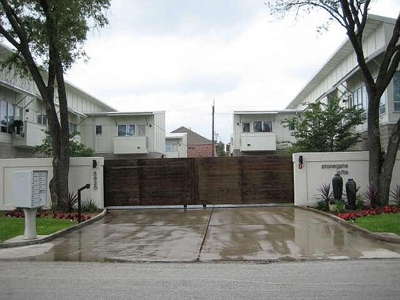 The entrance gate to Stonegate Lofts