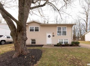 4104 W Hillmont Rd, Peoria, IL 61615