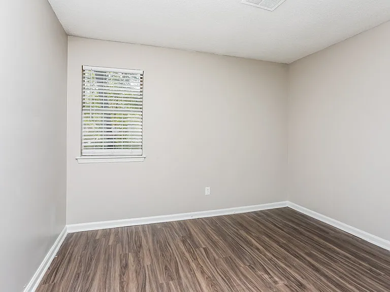 5453 Fox Valley Ln — Photo 15