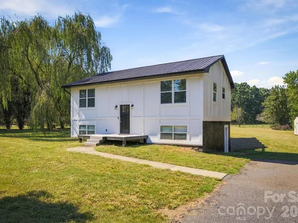 2646 Icard Rhodhiss Rd, Connelly Springs, NC 28612