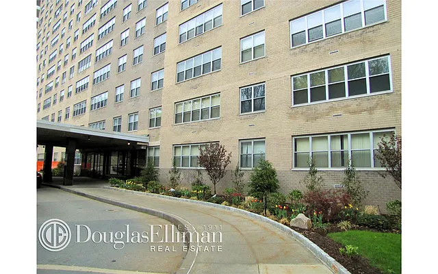 Sold by Douglas Elliman | media 26
