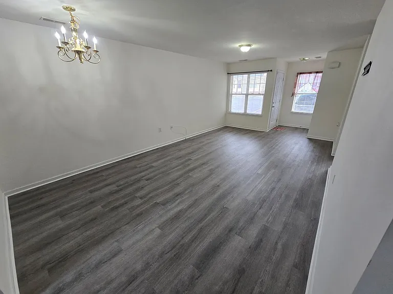 639 Fawnborough Ct — Photo 5