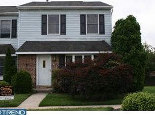 913 Greenhouse Dr, Secane, PA 19018