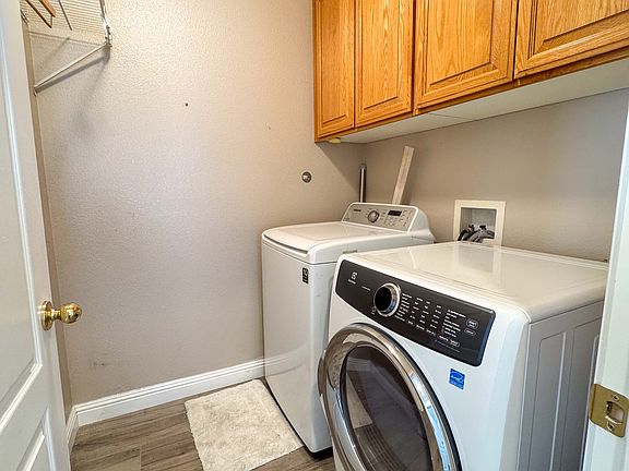 4th image of 345 Gardenia Dr