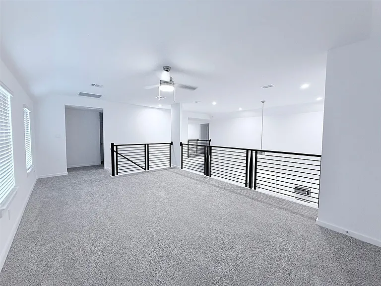 1609 Sunbend Ln — Photo 12