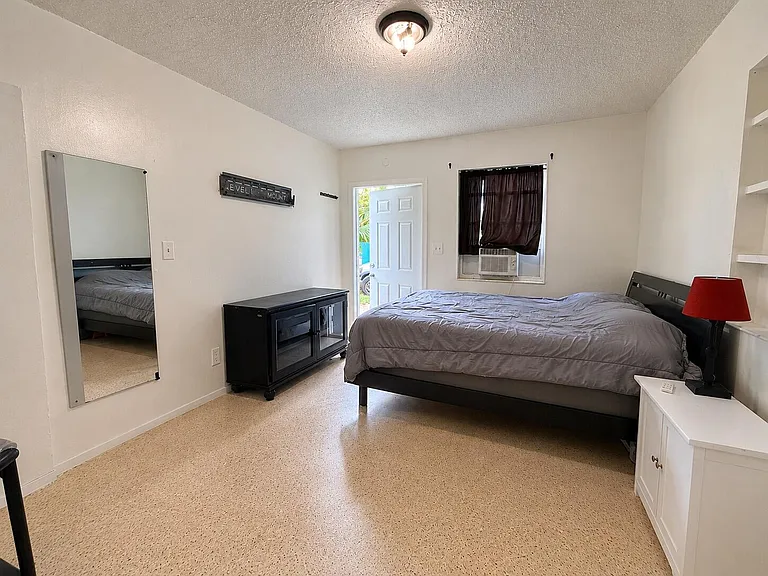 1822 Cleveland St #1REAR — Photo 2
