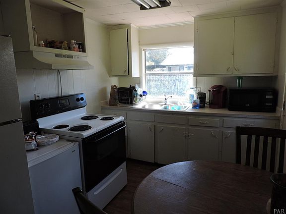 2nd image of 139 W Detroit Blvd