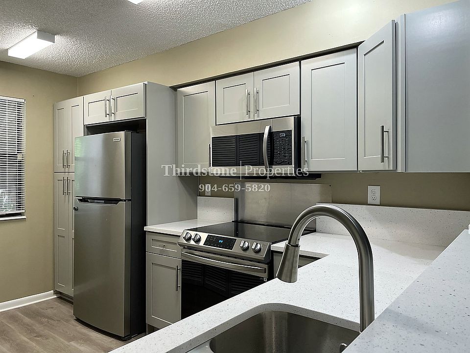 1st image of 1604 Arcadia Dr Unit 104