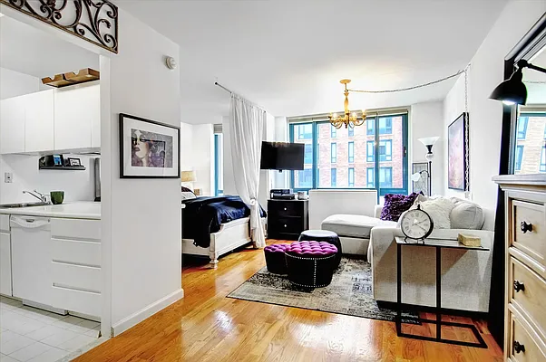 Sold by Compass | media 1