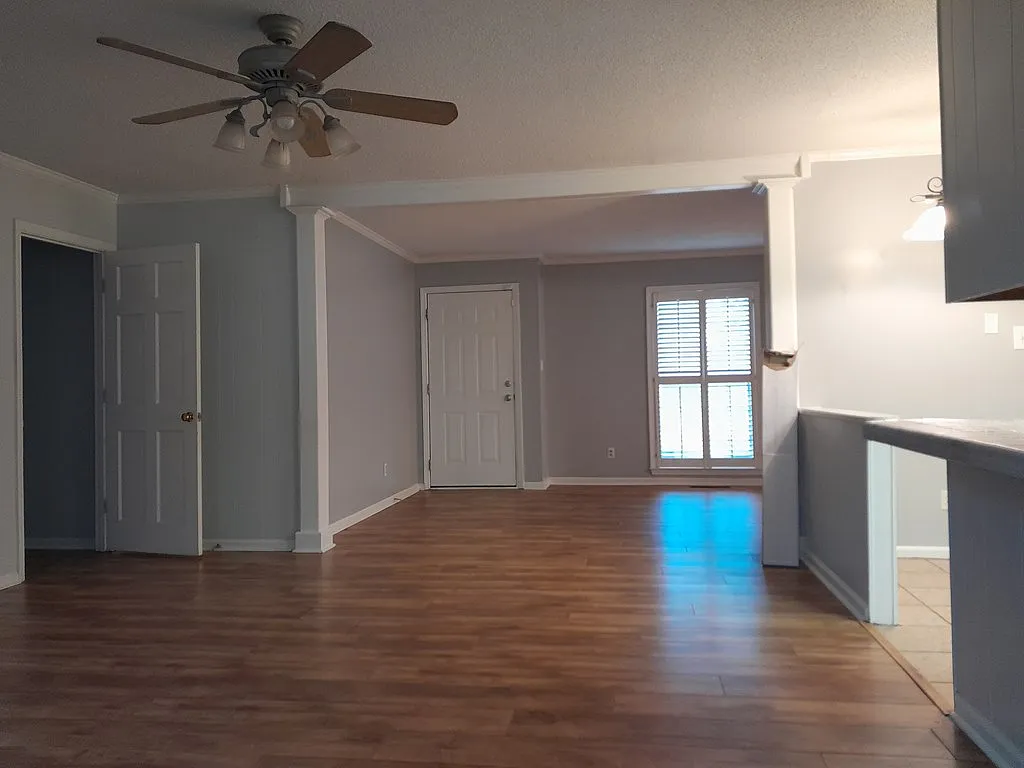 3 bed, 1476 sqft, $1,600 — Photo 2