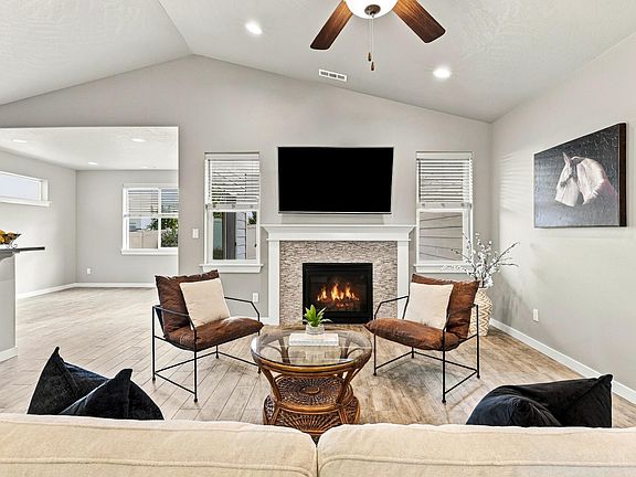 5th image of 2816 Chelan Loop