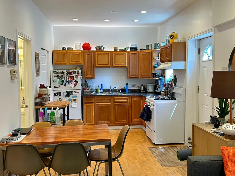 1731 W 17th St #6 — Photo 5